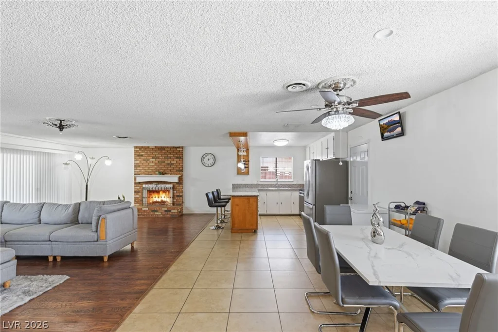 3948 Oakhill, Las Vegas, NV 89121