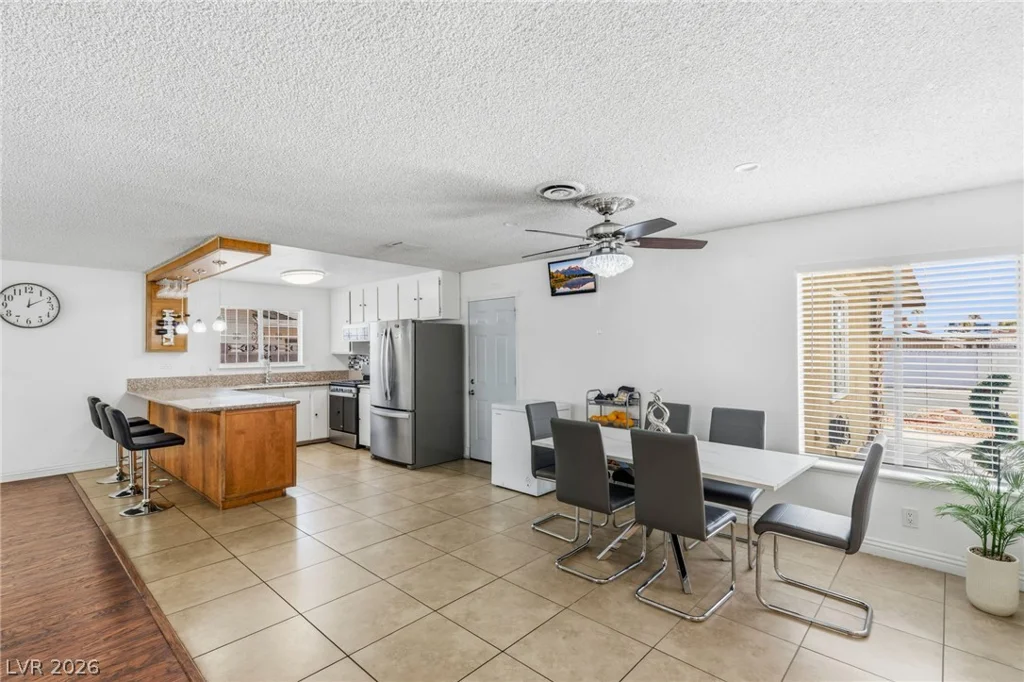 3948 Oakhill, Las Vegas, NV 89121