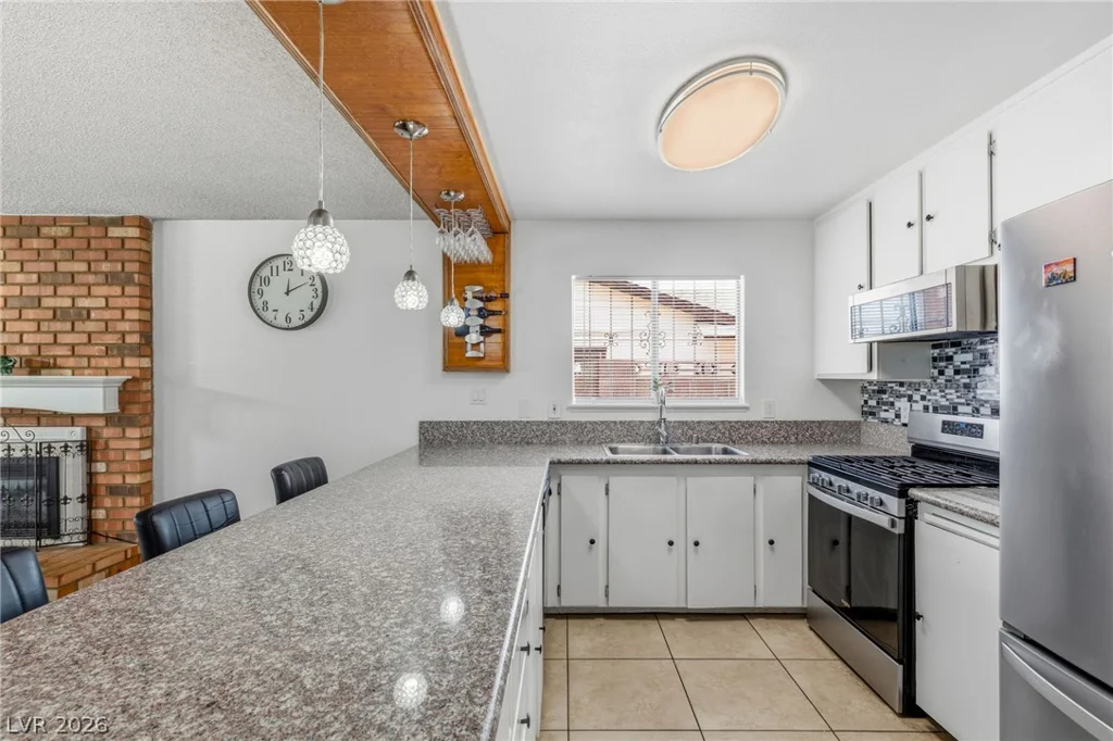 3948 Oakhill, Las Vegas, NV 89121