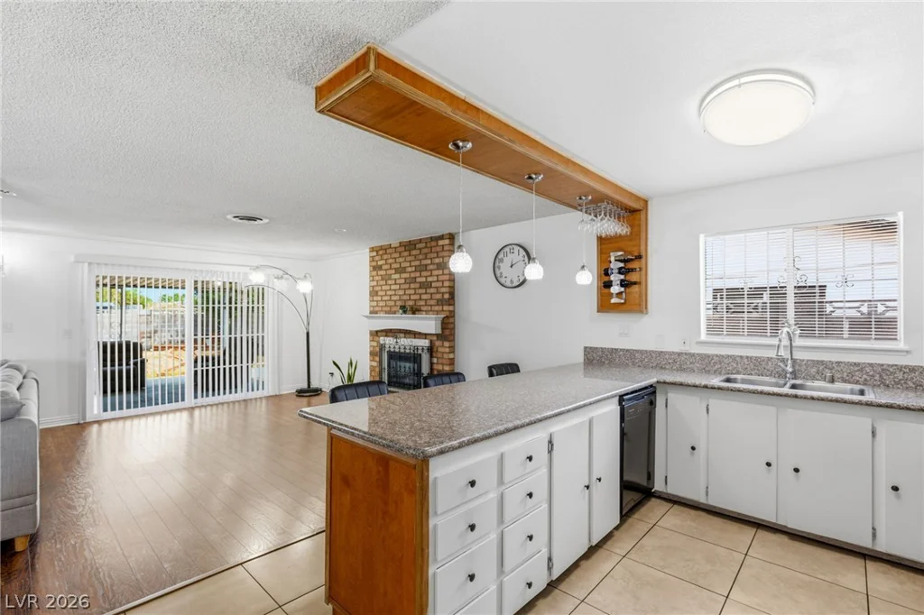 3948 Oakhill, Las Vegas, NV 89121