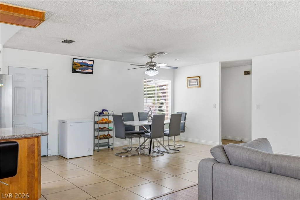3948 Oakhill, Las Vegas, NV 89121