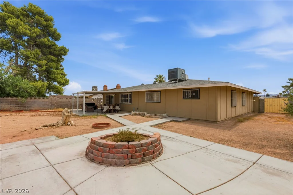 3948 Oakhill, Las Vegas, NV 89121