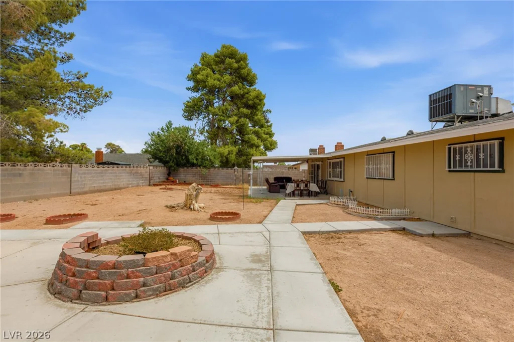 3948 Oakhill, Las Vegas, NV 89121