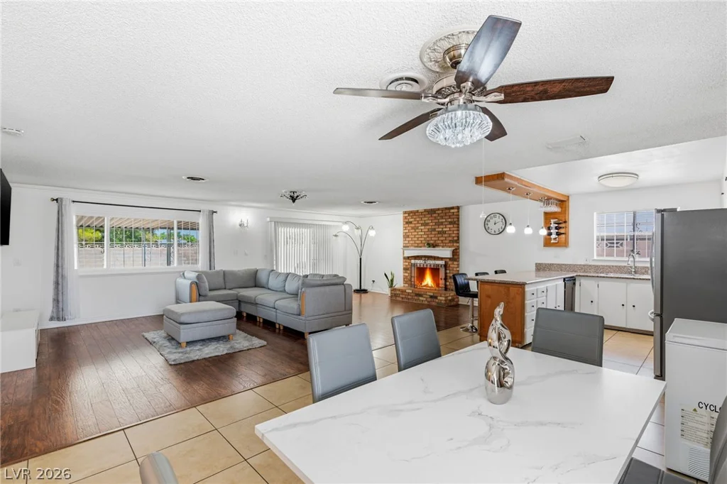 3948 Oakhill, Las Vegas, NV 89121