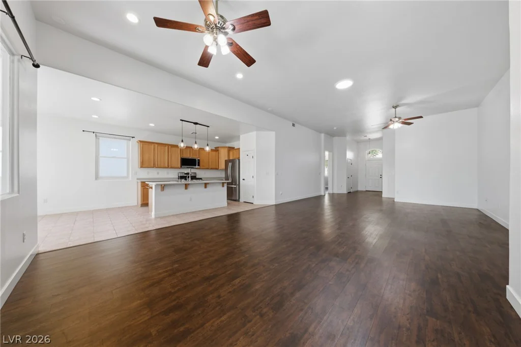 9020 Saw Horse, Las Vegas, NV 89143