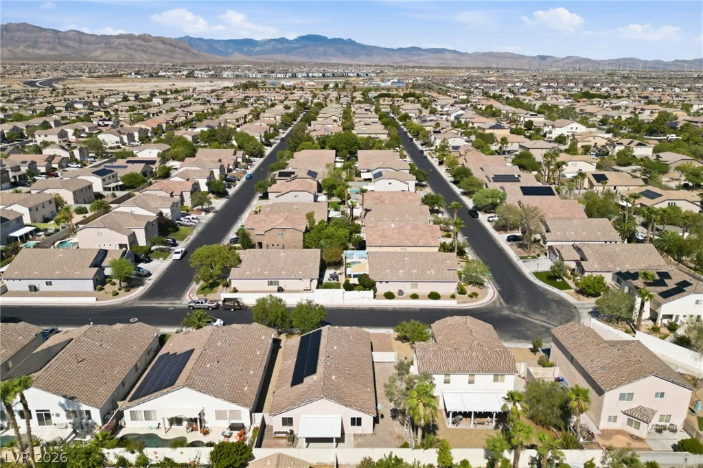 9020 Saw Horse, Las Vegas, NV 89143