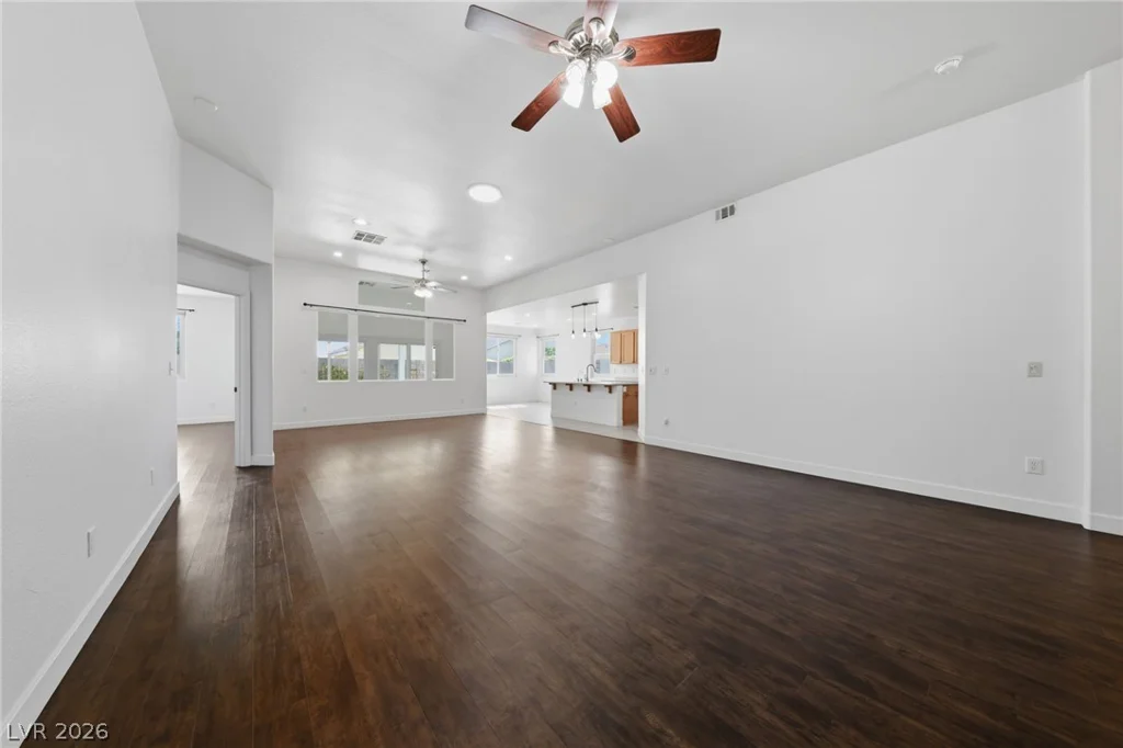 9020 Saw Horse, Las Vegas, NV 89143