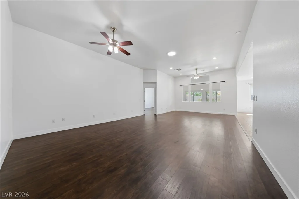 9020 Saw Horse, Las Vegas, NV 89143