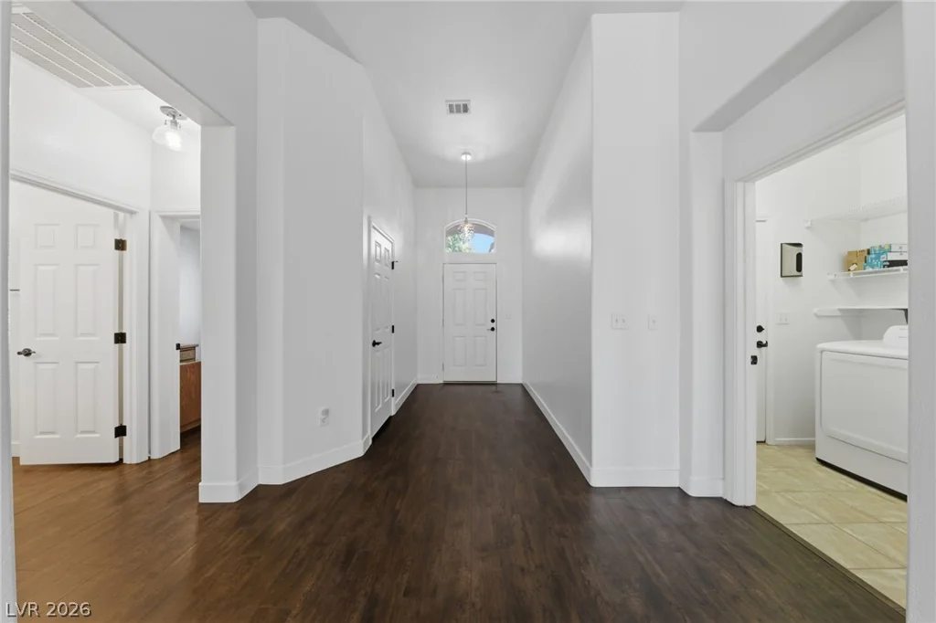 9020 Saw Horse, Las Vegas, NV 89143
