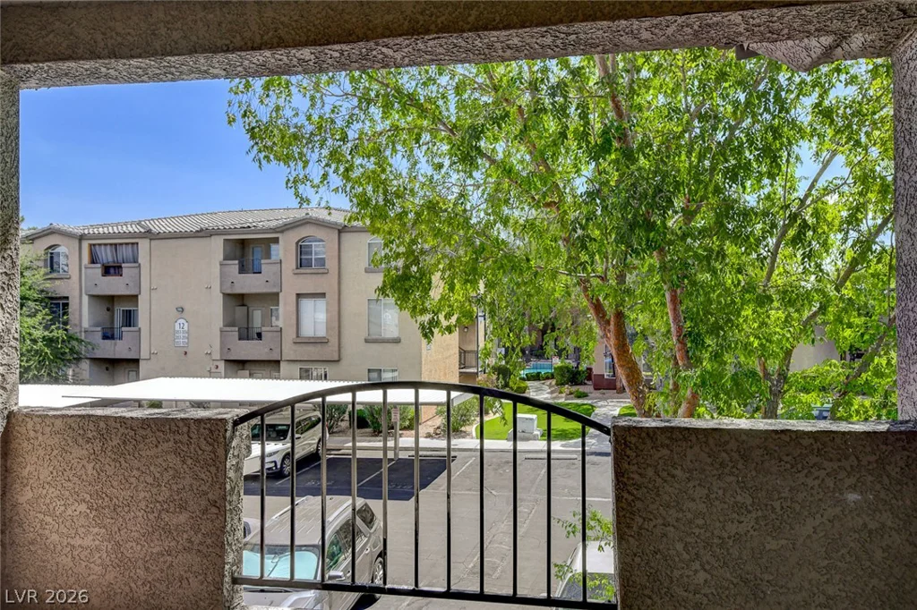 4400 Jones, Las Vegas, NV 89103