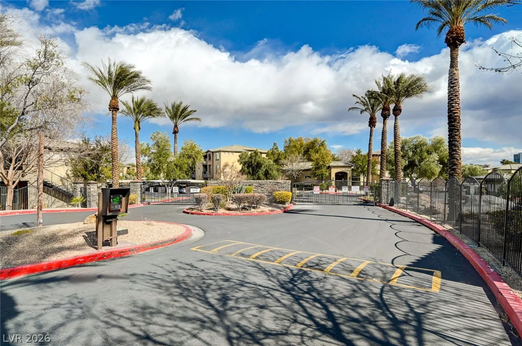 4400 Jones, Las Vegas, NV 89103