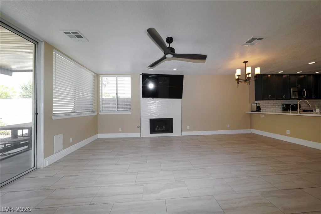 9213 Vosburgh, Las Vegas, NV 89117