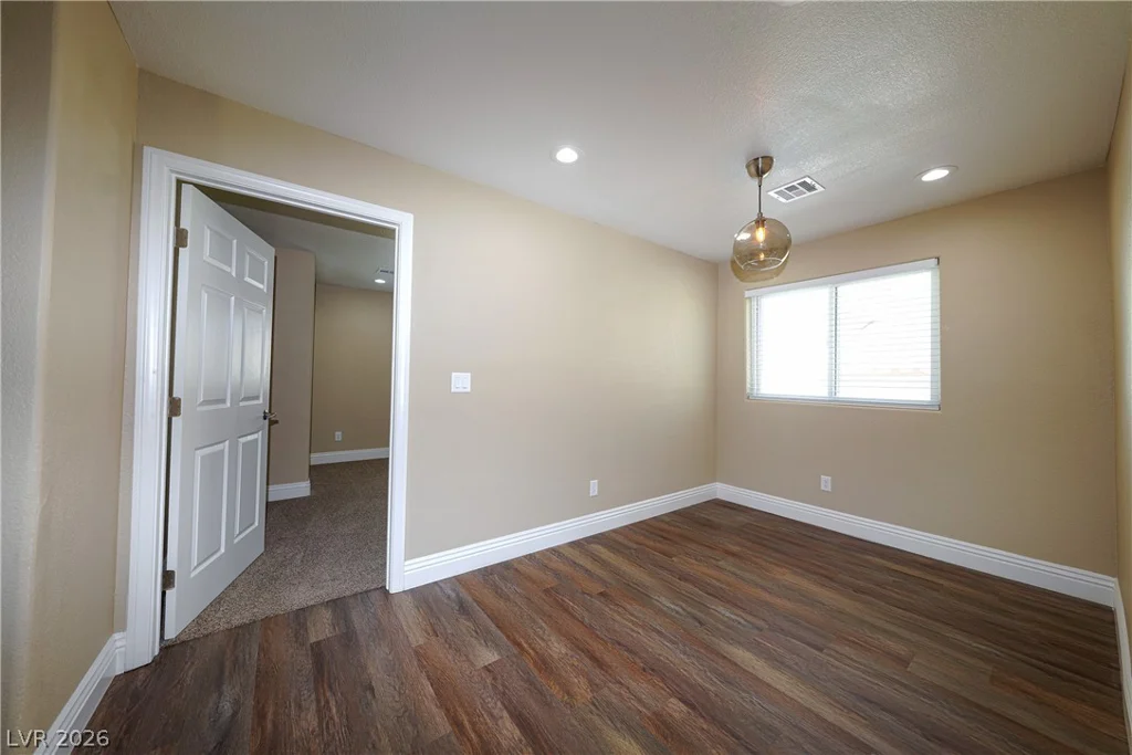 9213 Vosburgh, Las Vegas, NV 89117