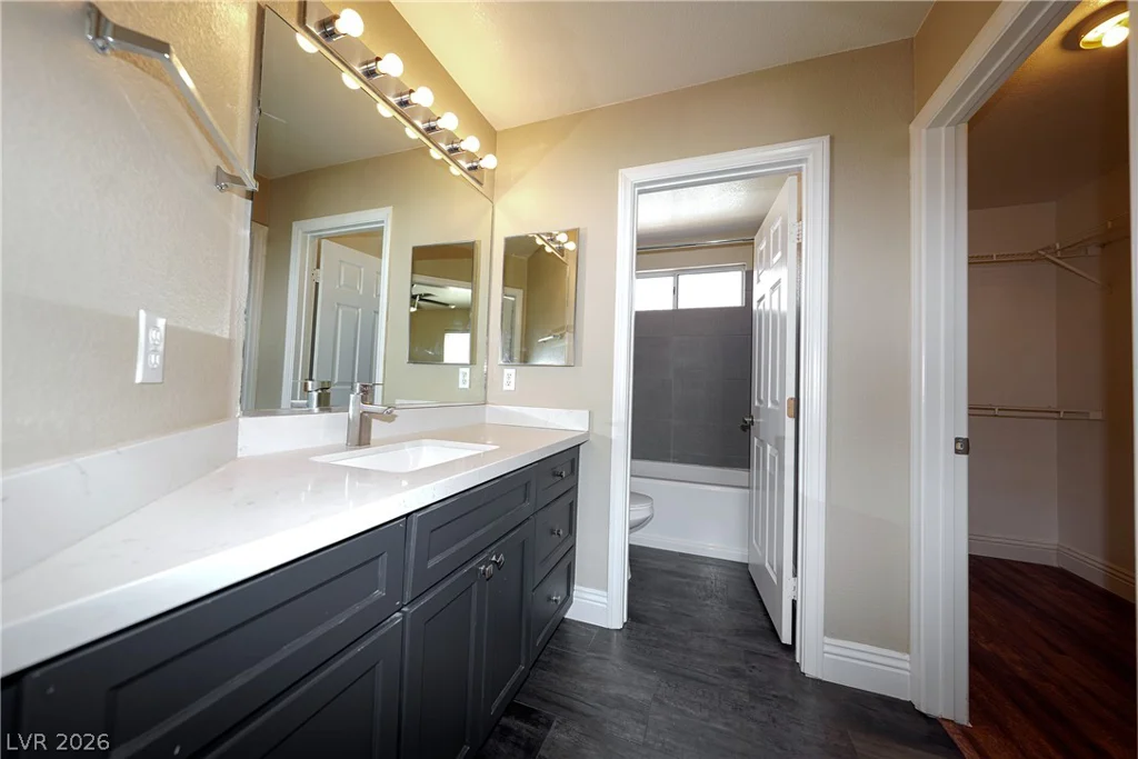 9213 Vosburgh, Las Vegas, NV 89117