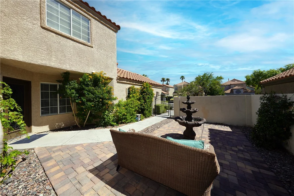9213 Vosburgh, Las Vegas, NV 89117