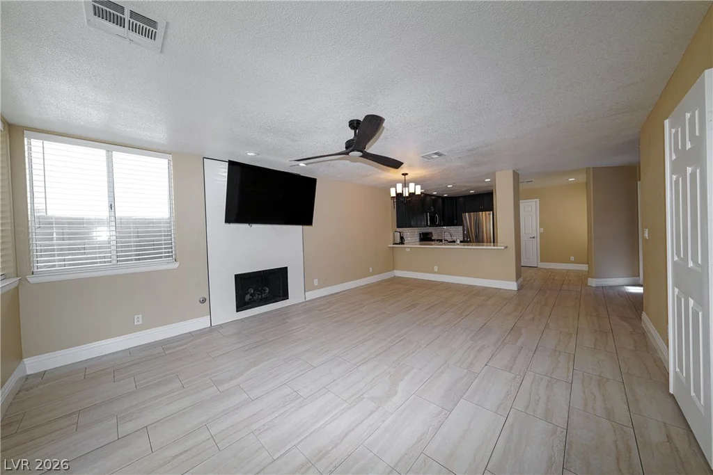 9213 Vosburgh, Las Vegas, NV 89117