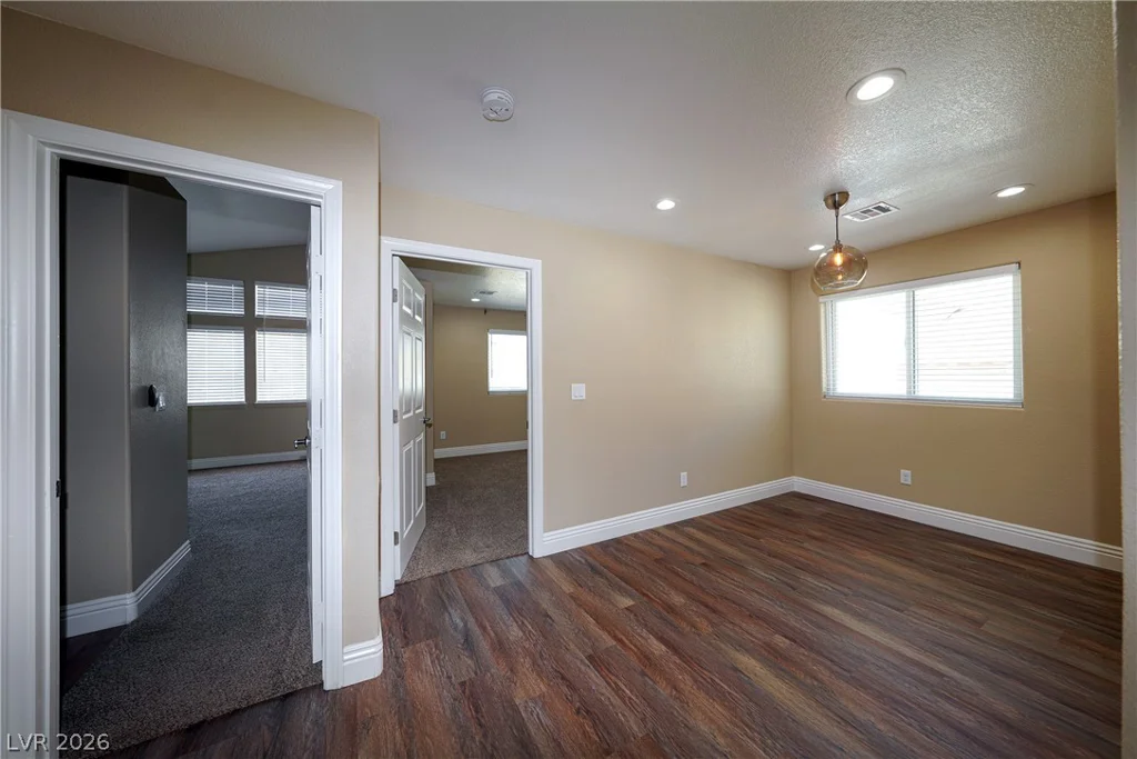 9213 Vosburgh, Las Vegas, NV 89117