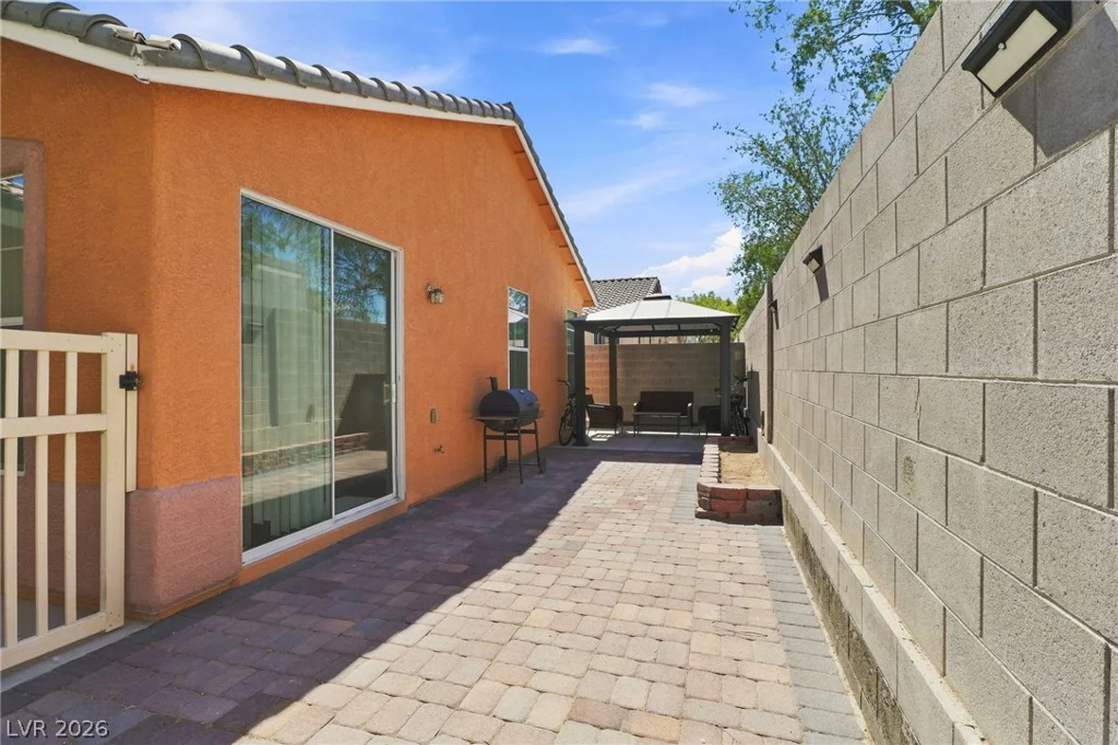 2528 Living Rock, Las Vegas, NV 89106