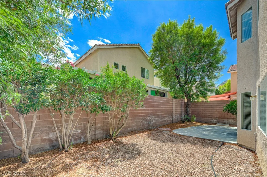 10369 Bent Willow, Las Vegas, NV 89129