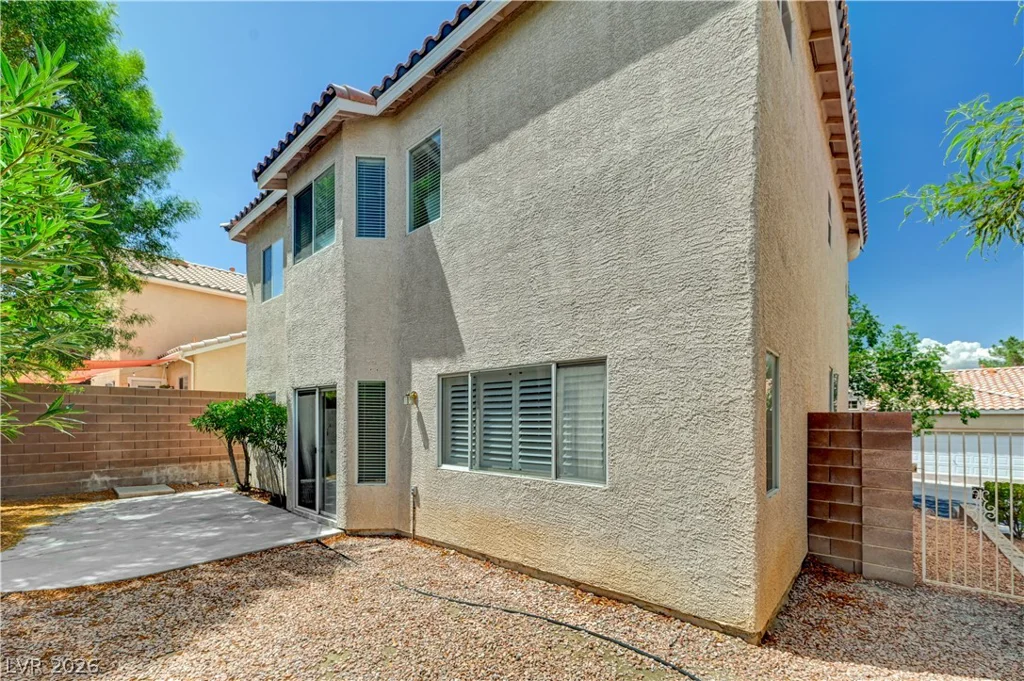 10369 Bent Willow, Las Vegas, NV 89129