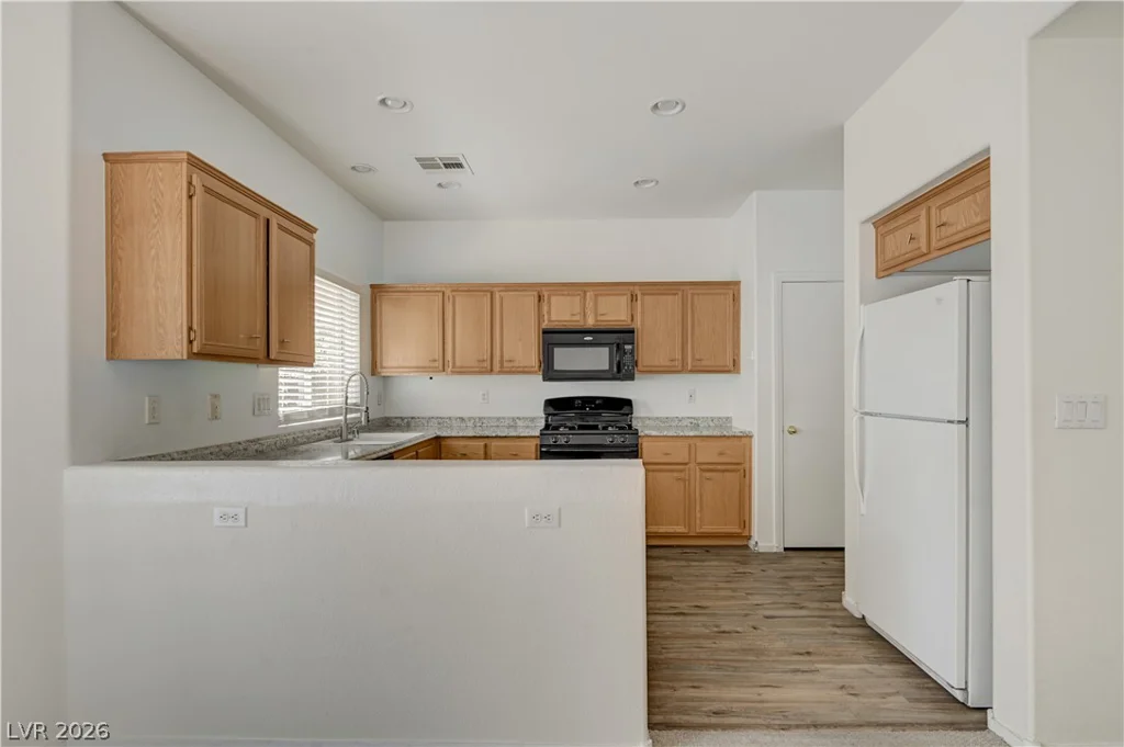 10369 Bent Willow, Las Vegas, NV 89129