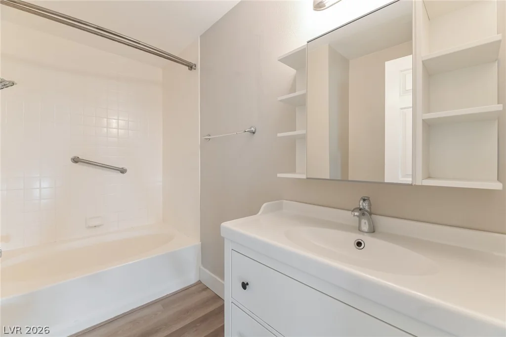 5366 Ravendale, Las Vegas, NV 89120