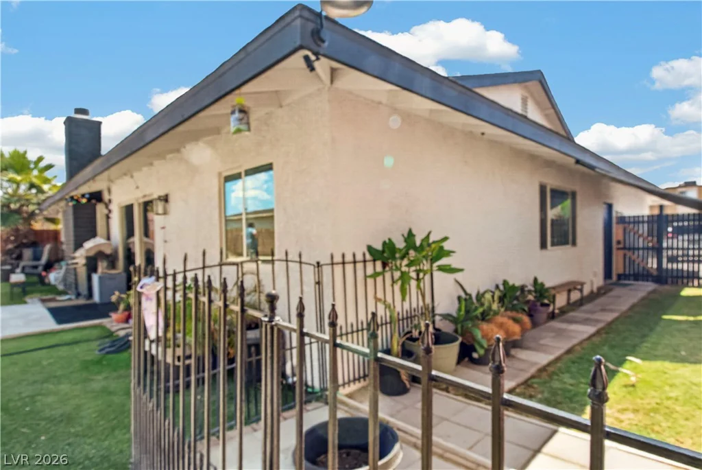 5452 Escondido, Las Vegas, NV 89119