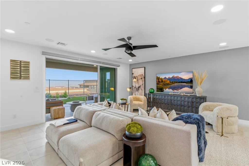 424 Crown Mesa, Las Vegas, NV 89138