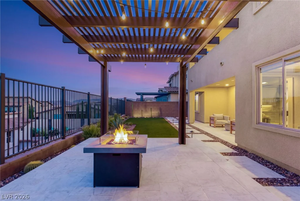 424 Crown Mesa, Las Vegas, NV 89138