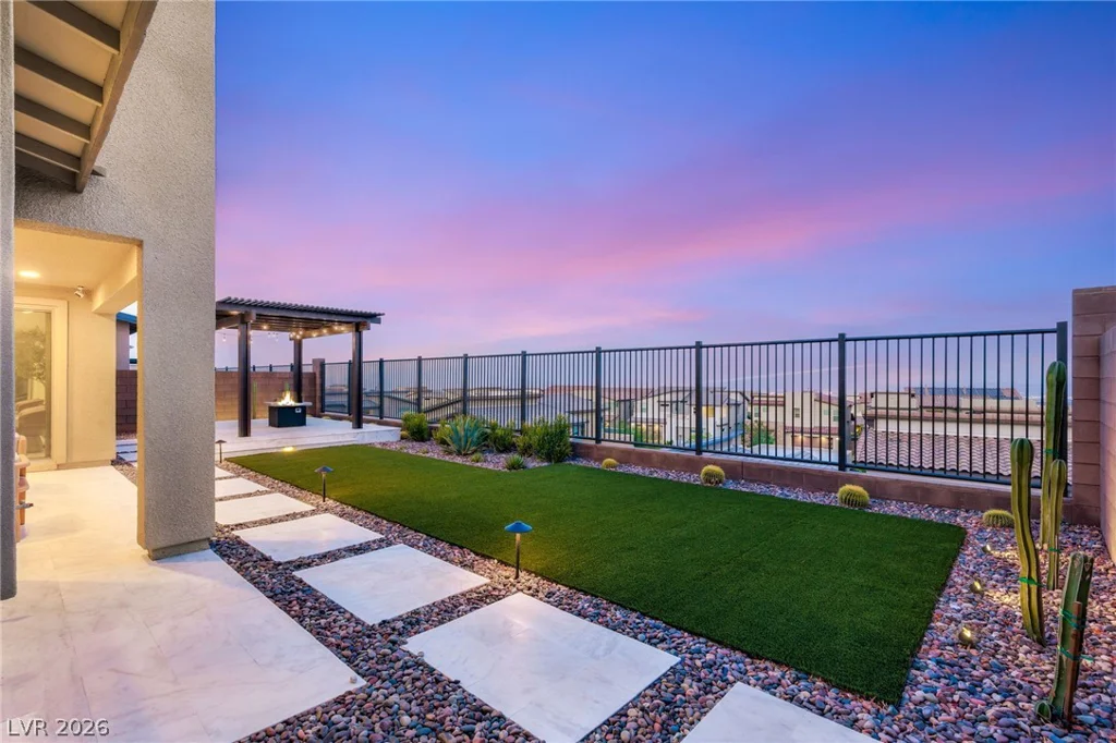 424 Crown Mesa, Las Vegas, NV 89138