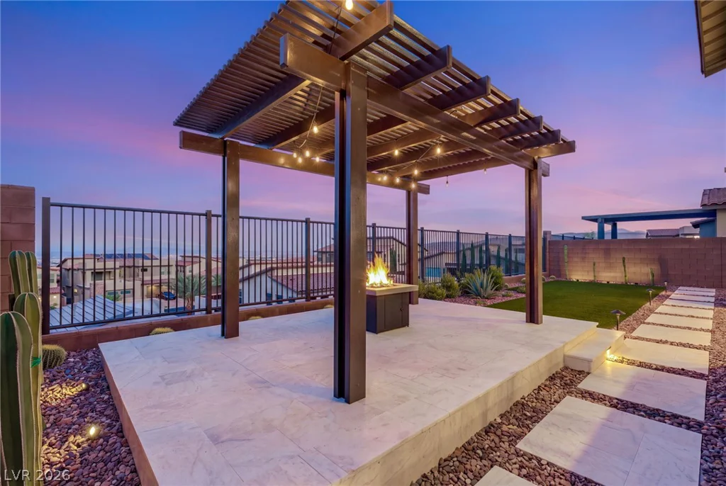 424 Crown Mesa, Las Vegas, NV 89138
