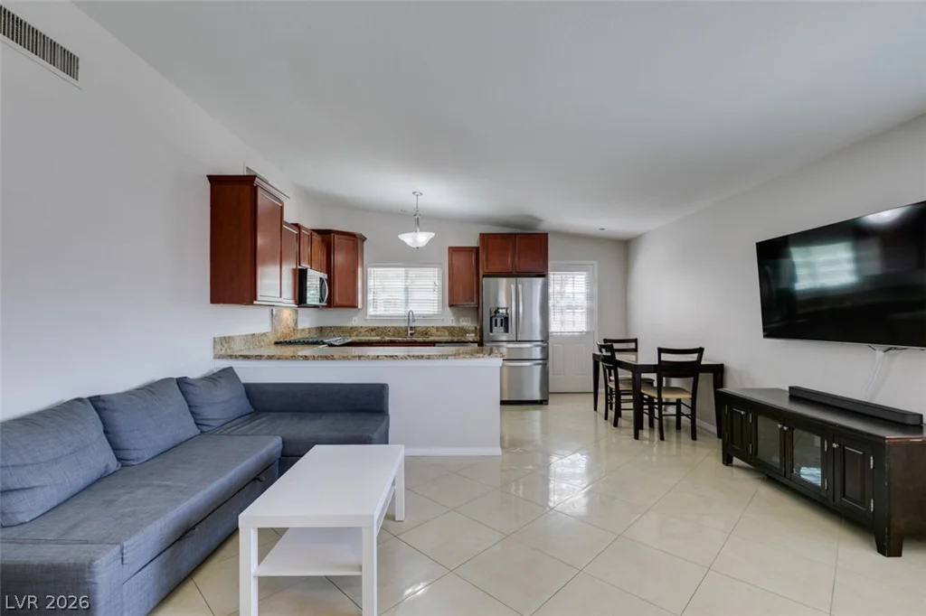 7194 Hardtack, Las Vegas, NV 89119