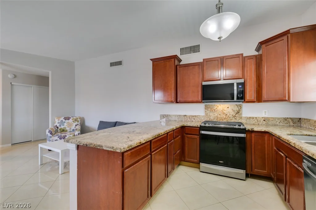 7194 Hardtack, Las Vegas, NV 89119