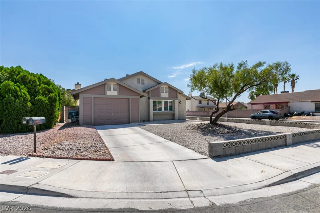 7194 Hardtack, Las Vegas, NV 89119
