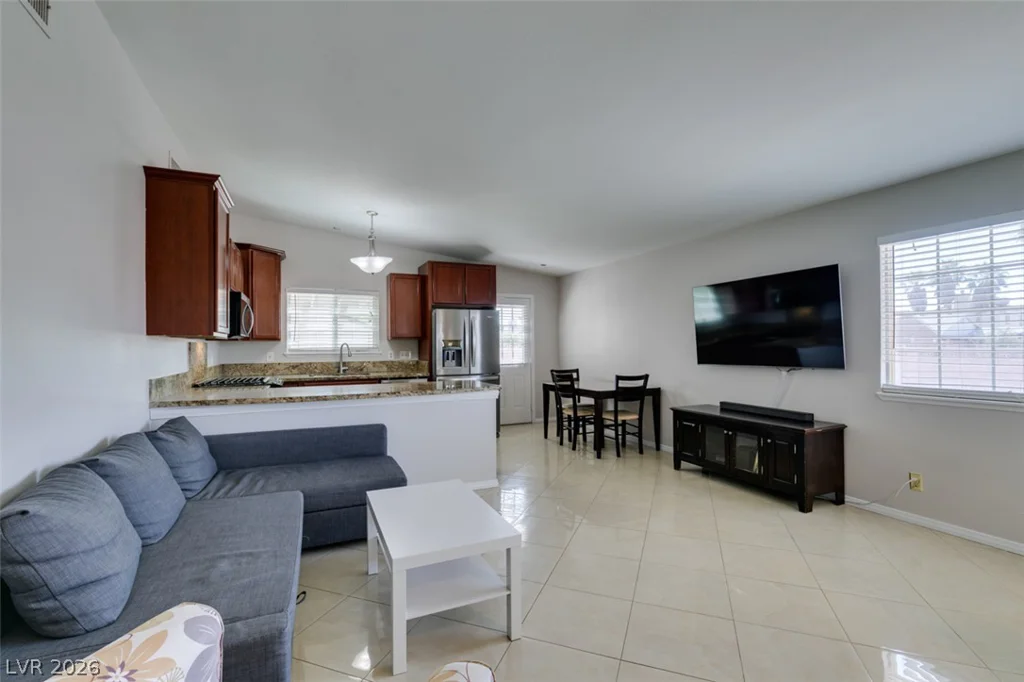7194 Hardtack, Las Vegas, NV 89119