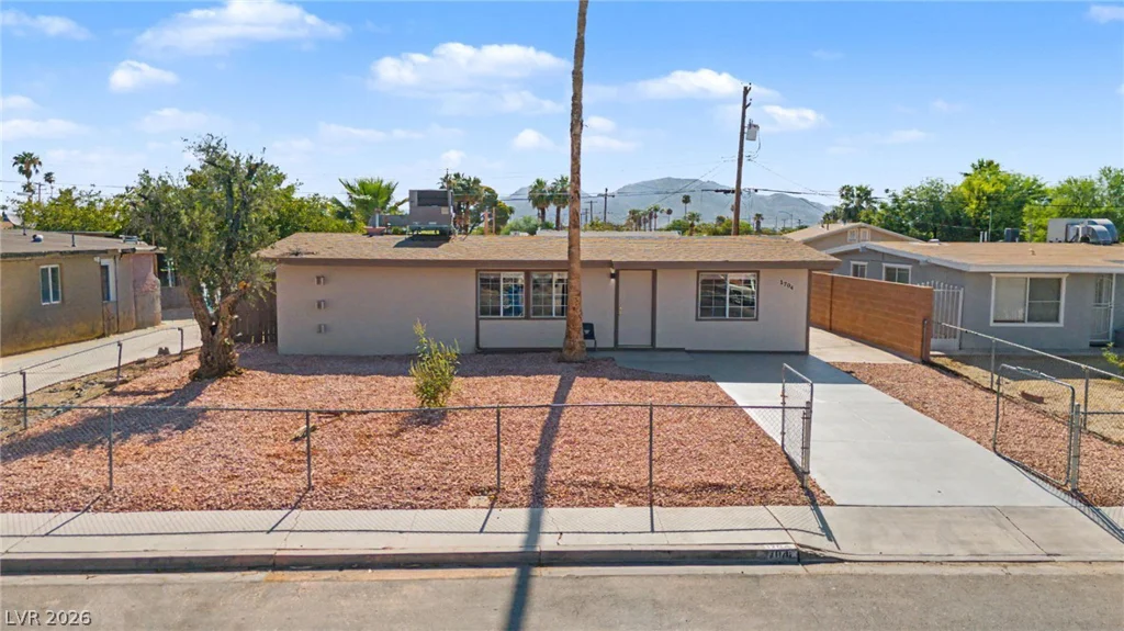 1704 James, North Las Vegas, NV 89030