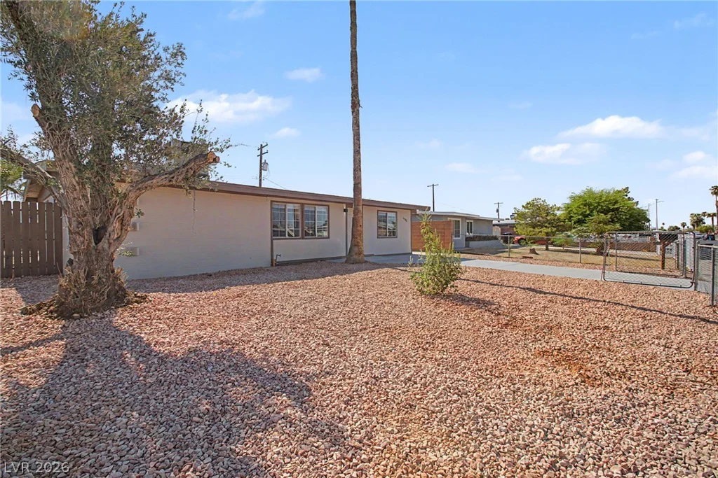 1704 James, North Las Vegas, NV 89030