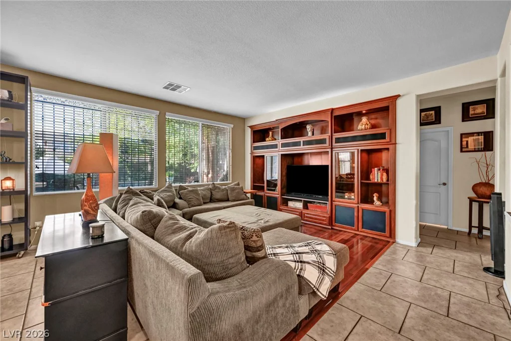 8446 Rushfield, Las Vegas, NV 89178