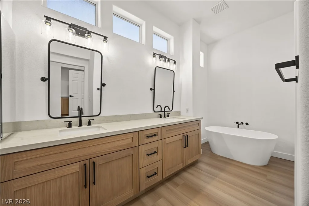 10400 Willamette, Las Vegas, NV 89134