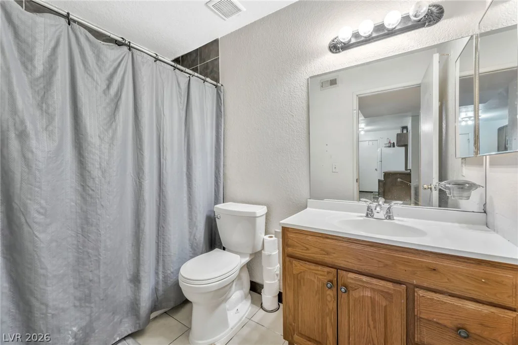 220 Mission Newport, Las Vegas, NV 89107