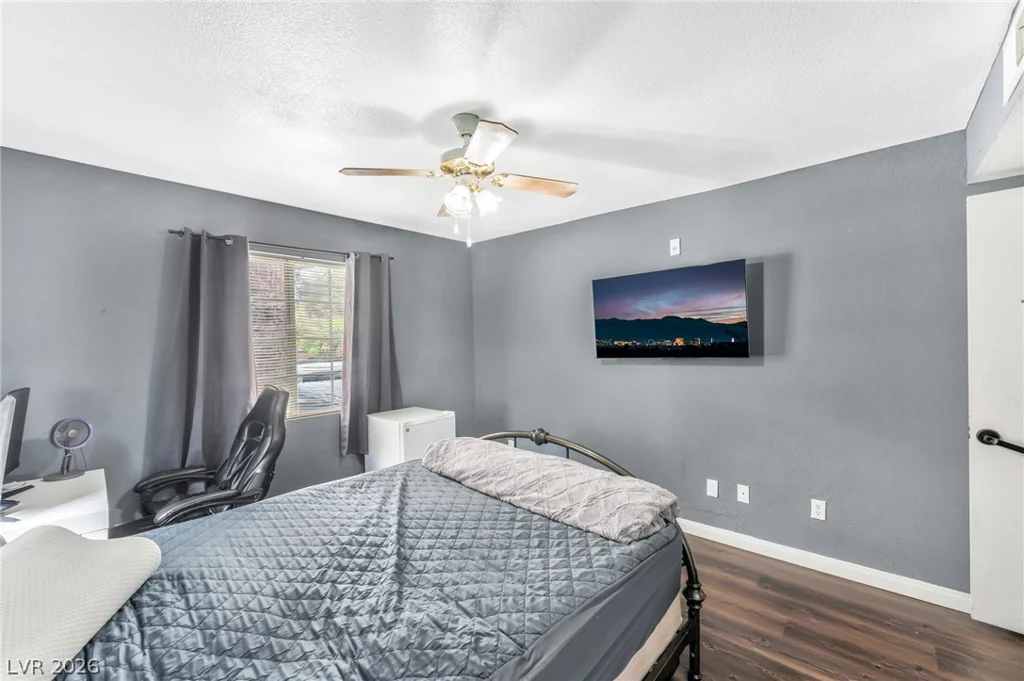220 Mission Newport, Las Vegas, NV 89107