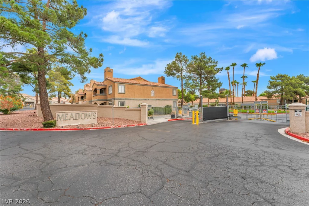 220 Mission Newport, Las Vegas, NV 89107