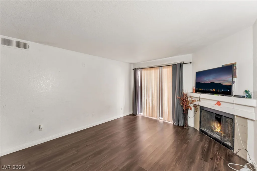 220 Mission Newport, Las Vegas, NV 89107
