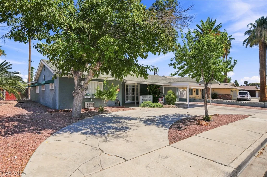 549 Bonita, Las Vegas, NV 89104