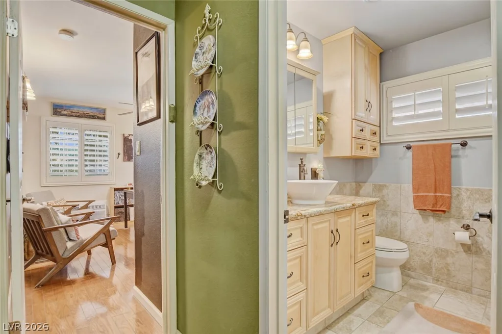 549 Bonita, Las Vegas, NV 89104
