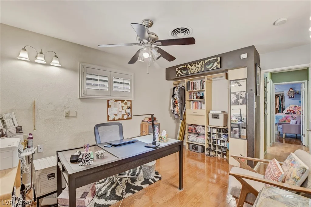 549 Bonita, Las Vegas, NV 89104