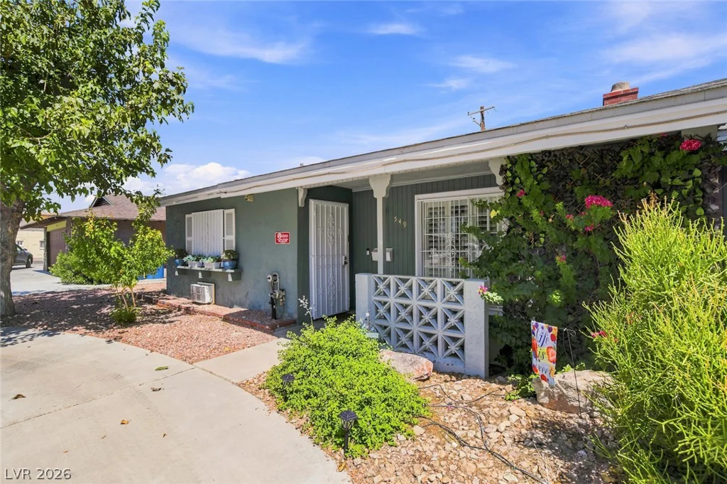 549 Bonita, Las Vegas, NV 89104