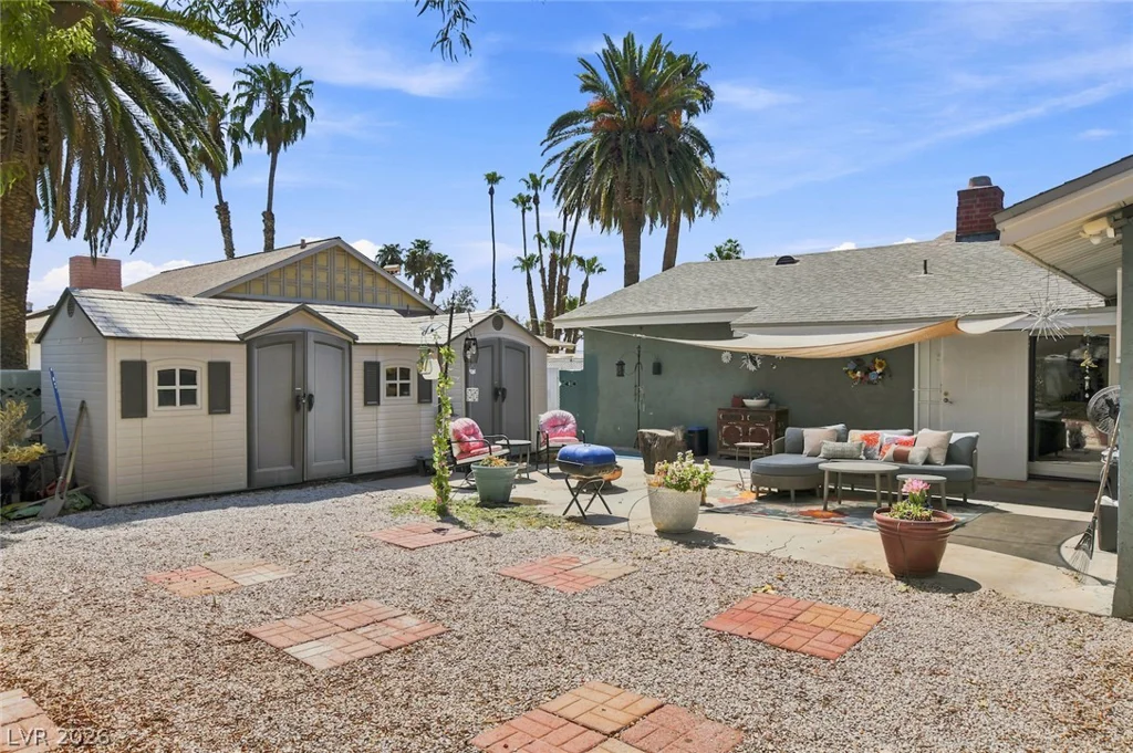 549 Bonita, Las Vegas, NV 89104