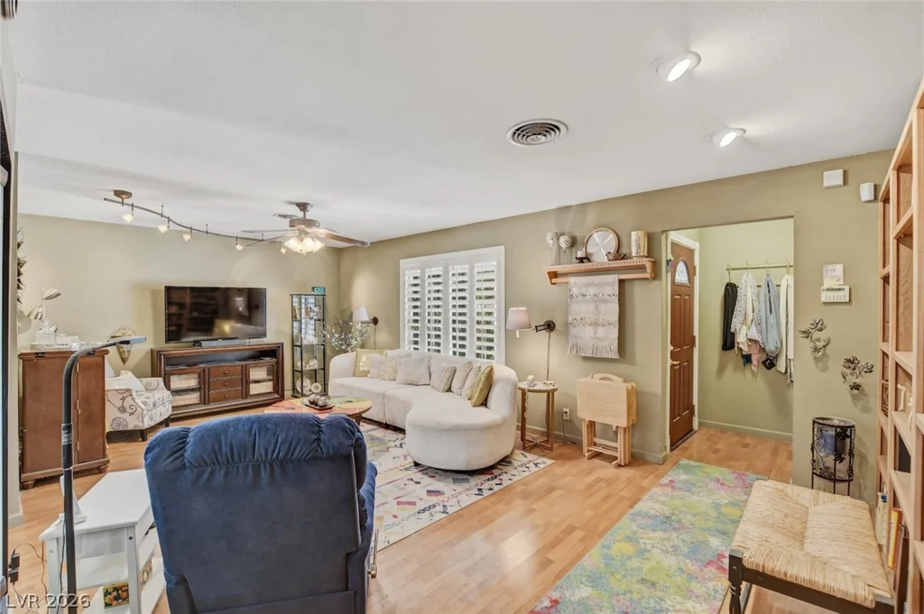 549 Bonita, Las Vegas, NV 89104