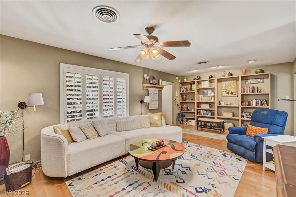 549 Bonita, Las Vegas, NV 89104